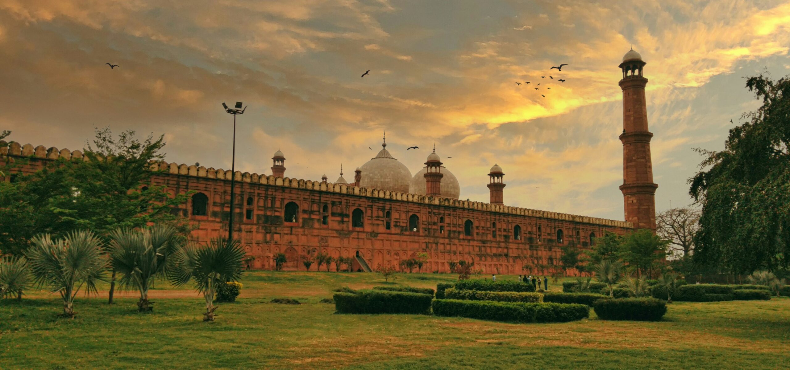https://asimjavid.com/top-15-historical-sites-in-pakistan-for-culture-lovers/